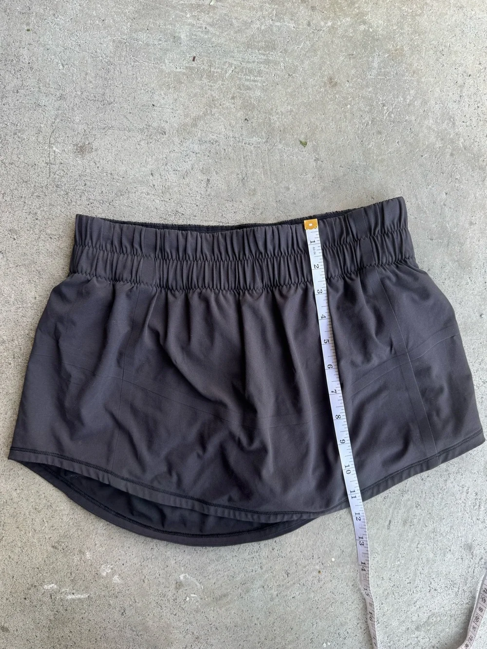 lululemon Black Skort Built-In Shorts Ruched Waist Size 4 LW83355